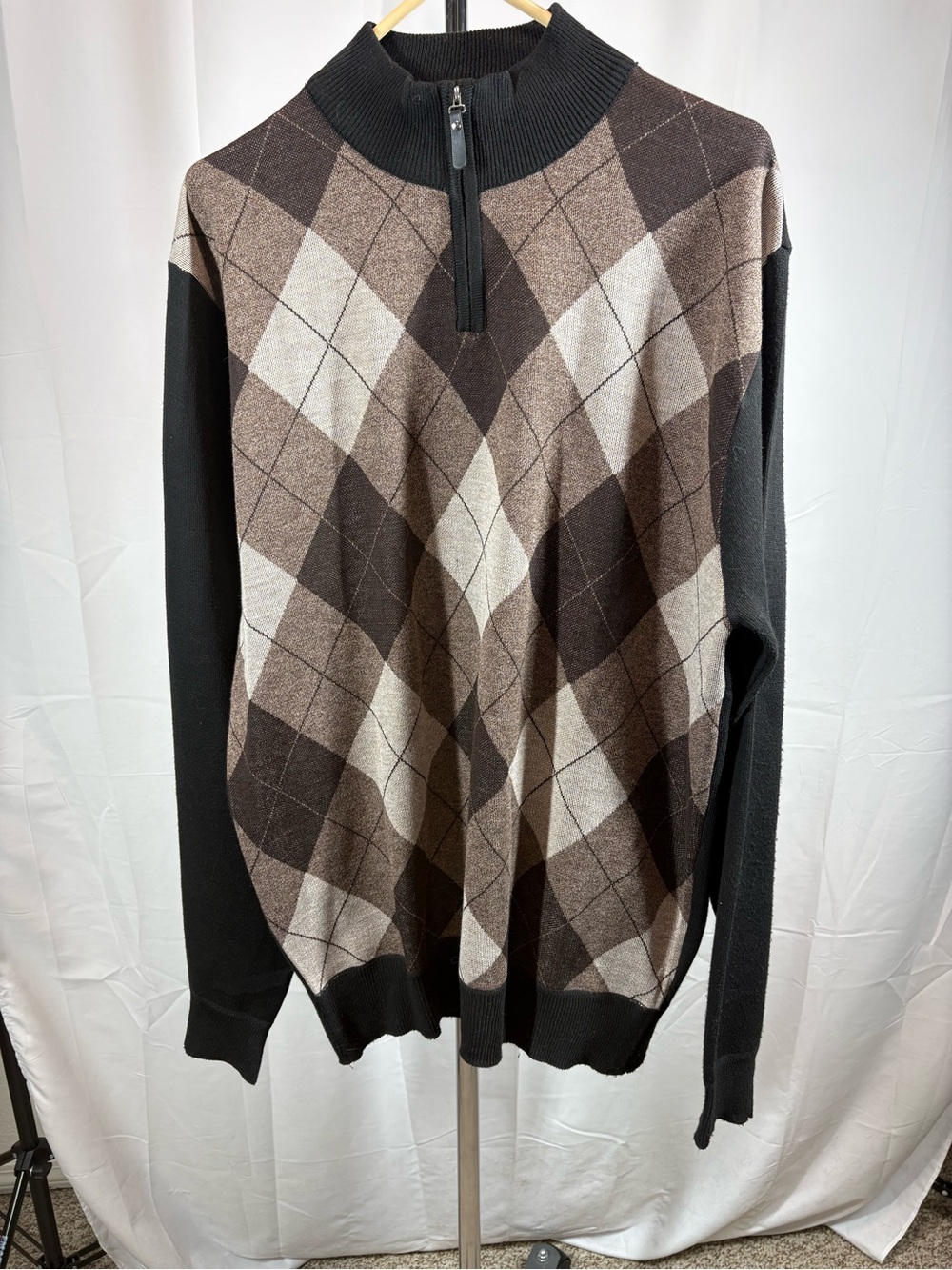 Omega Men's Black and Brown Argyle Half-Zip Sweater